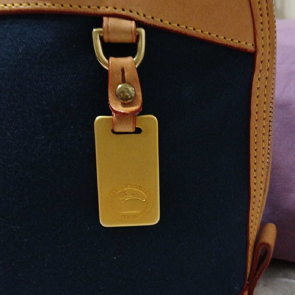 Dooney & Bourke - Picture 2 of 11
